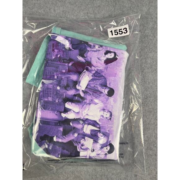 Friends TV Show T Shirt‎ Women's Size M Mint Green 90's Graphic Tee - Picture 7 of 7